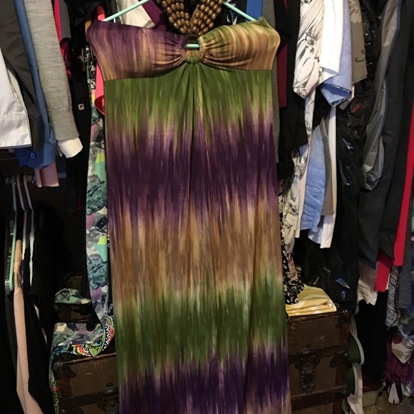 Beaded halter dress - Picture 3 of 3